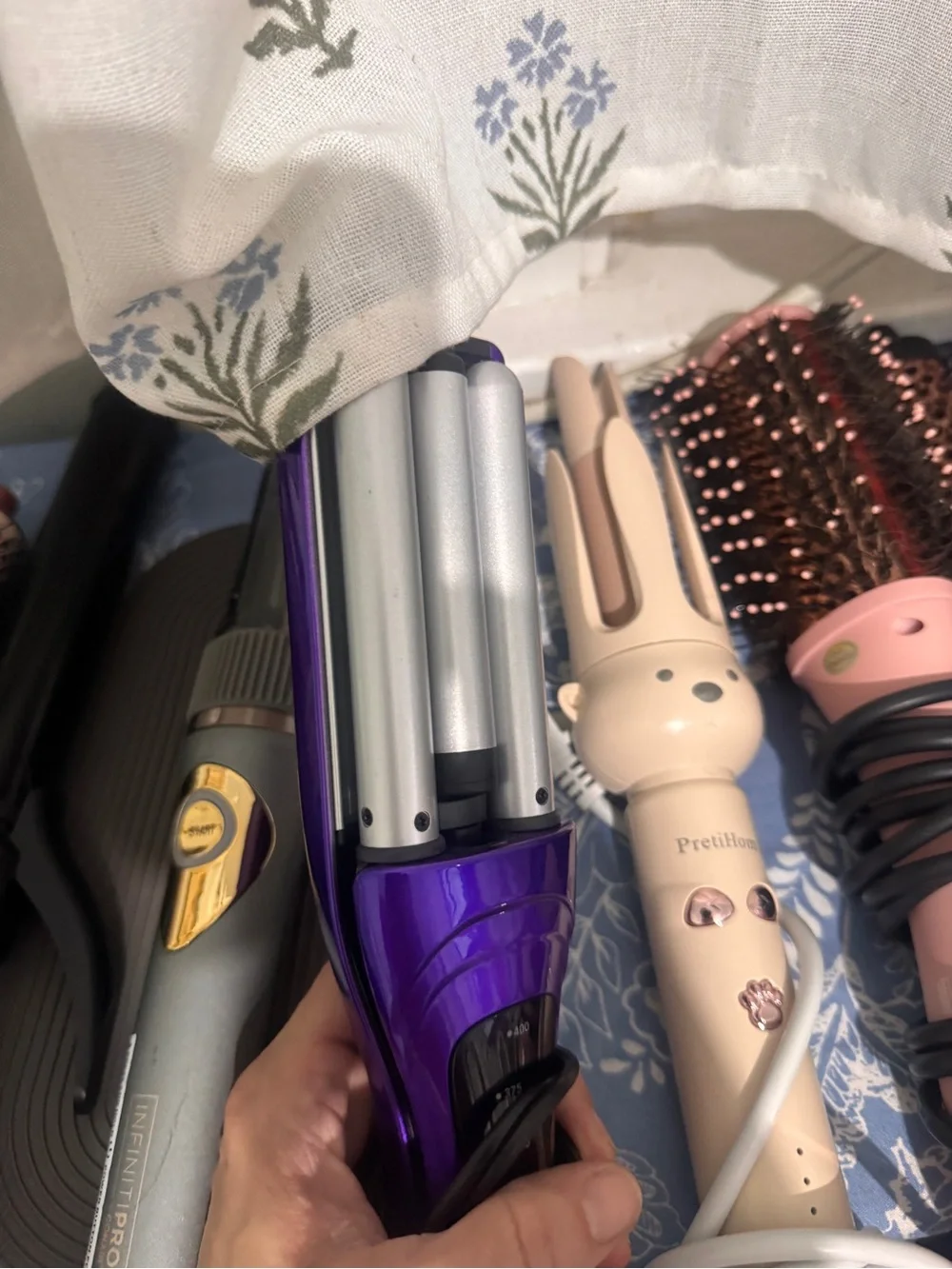 Assorted Women’s Hair Tools